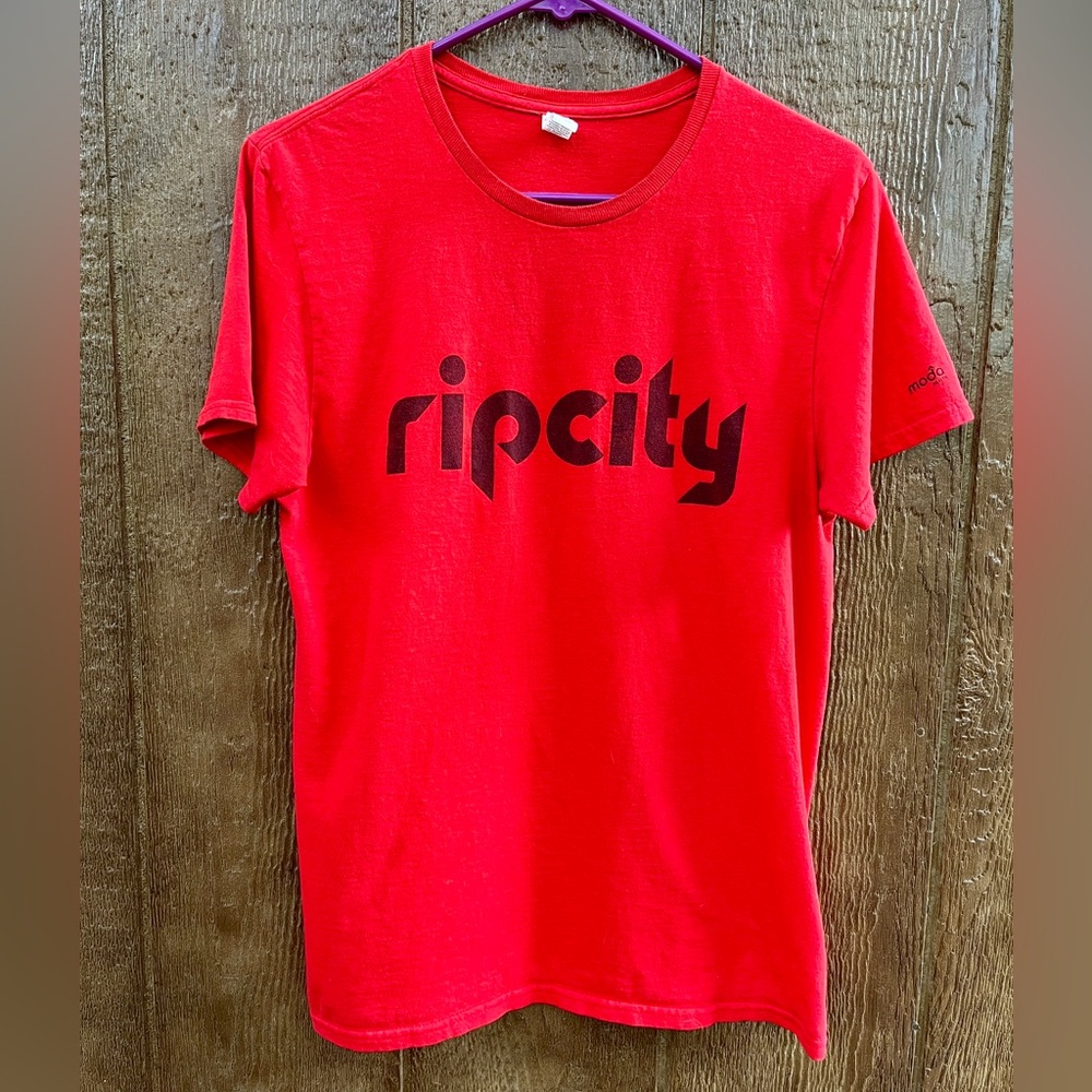 Blazers Rip City Red T-shirt Size Small